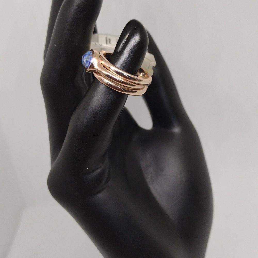 Elegant Gold-Toned Ring with Striking Blue Stone – Size M - Picture 2 of 3